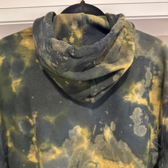 Gildan Custom Designed/Handcrafted Tie-Dye Hoody w/ Kangaroo Pocket - Size M. - Picture 9 of 11